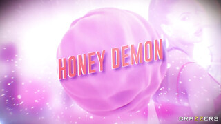 Honey Demon a szexy fitt milf anyuci