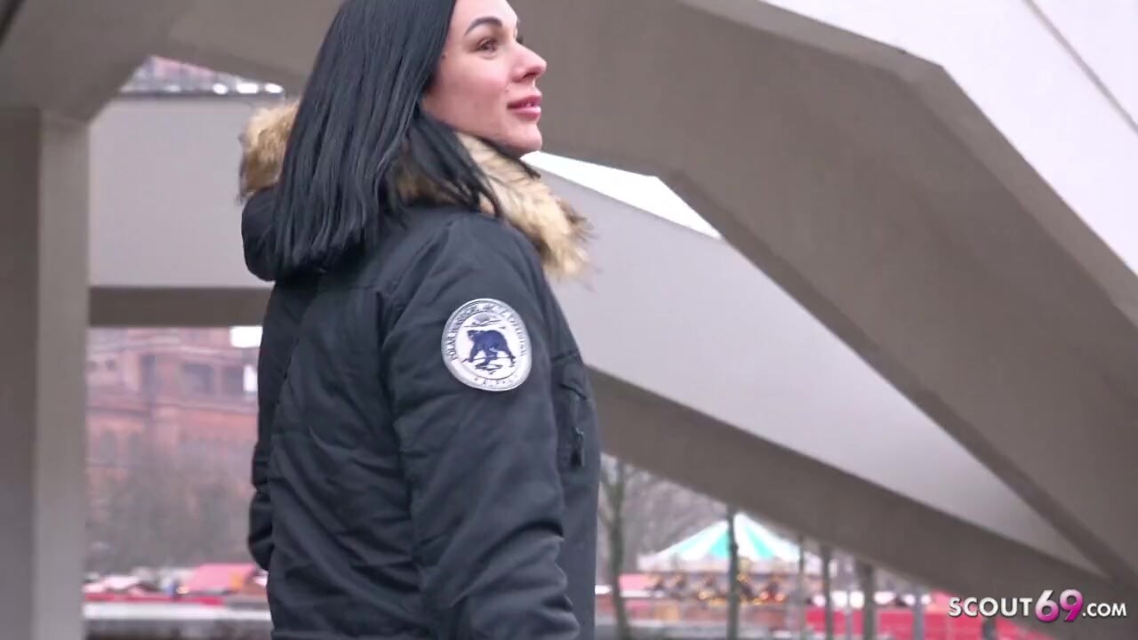 Tetovált német milf megdöngetve