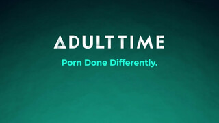 ADULT TIME - nagy keblű világos szőke méretes kannás barnával ollózik és közösül