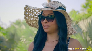 Bethany Benz a dugásmániás brazil milf - Brazzers