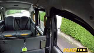 Fake Taxi - Óriás kannás milf megkefélve