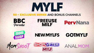 Mylf - Anna Bell Peaks a fürdőben dug