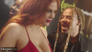 Deeper - Maitland Ward várja a dákót a segglyukába