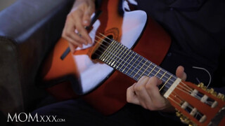 Jennifer Mendez kúr a gitáros csávóval