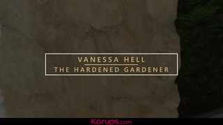 Karups - Vanessa Hell a pici keblű milf