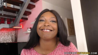 Rachel Raxxx az óriás tőgyes néger milf