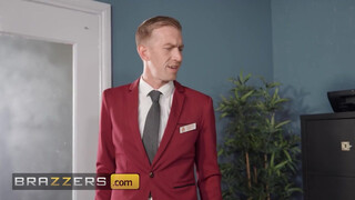 BRAZZERS - Clea Gaultier popsijába hatalmas faszok is beférnek